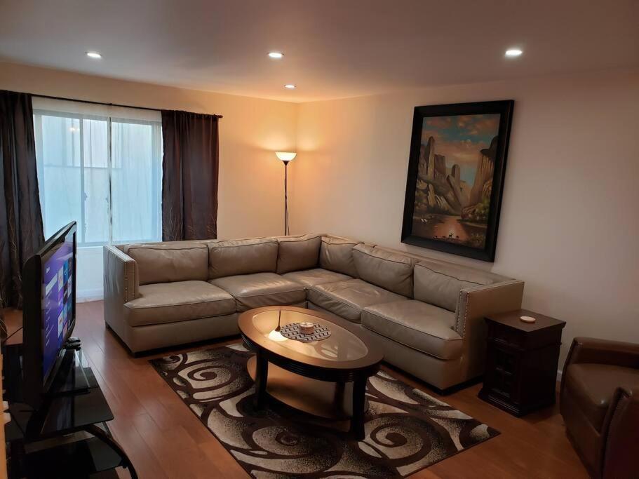 Beautiful Spacious 2 Bedroom, 2 Bathroom Condo Long Beach Ngoại thất bức ảnh